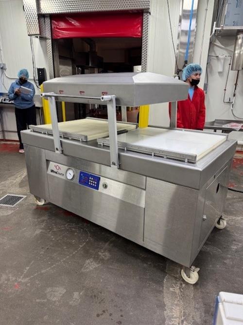 Ultra Source Ultravac 880 vacuum packager and Henkelman DT 100 diptank ...